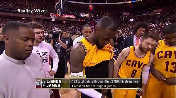 Celebrity Lebron James Accidentally Show His Dick In Tv Xbanny Com