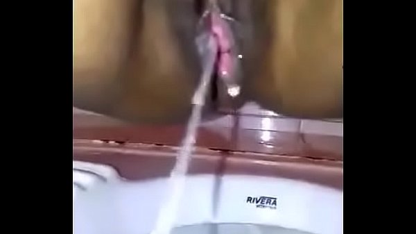 Desi wife pissing